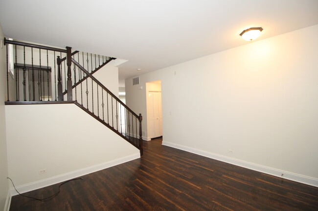 Building Photo - 2835 Cedar Glade Dr