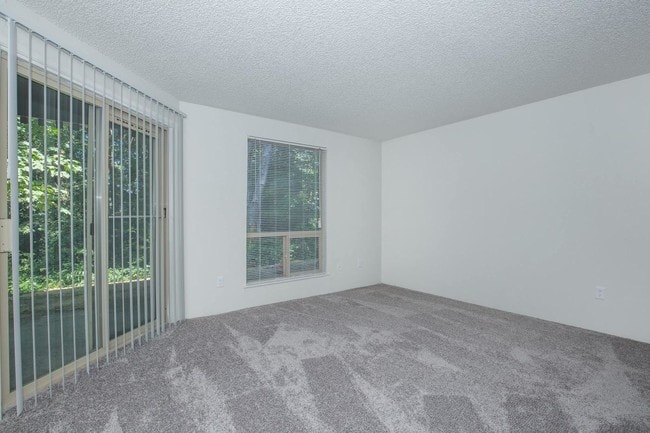 Building Photo - Meridian West Apartments