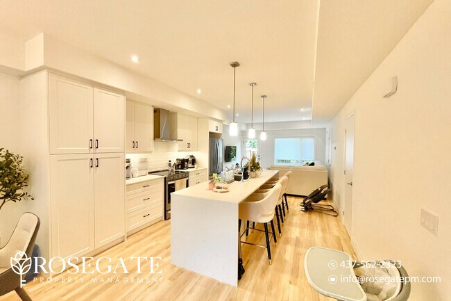 Building Photo - Modern 3-Bedroom, 2.5-Bath Home in Guelph ...