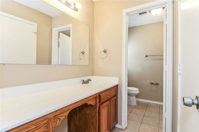 Foto del edificio - 6028 Birchill Rd