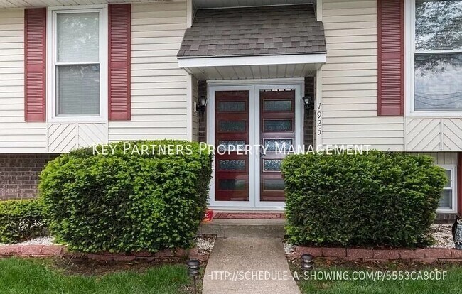 Building Photo - 7925 N Troost - Spacious!