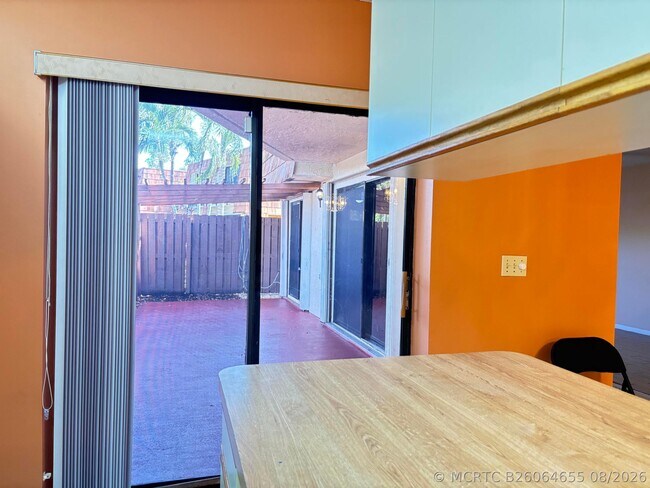 Foto del edificio - 1701 S Coral Terrace