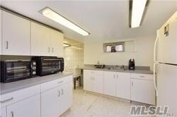 Foto del edificio - 56-04 203rd St