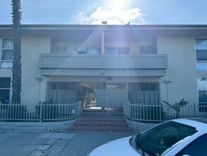 Building Photo - 3301 Santa Fe Ave