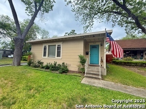 Building Photo - 460 Comal Ave