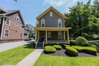 Building Photo - 49 Vick Park A