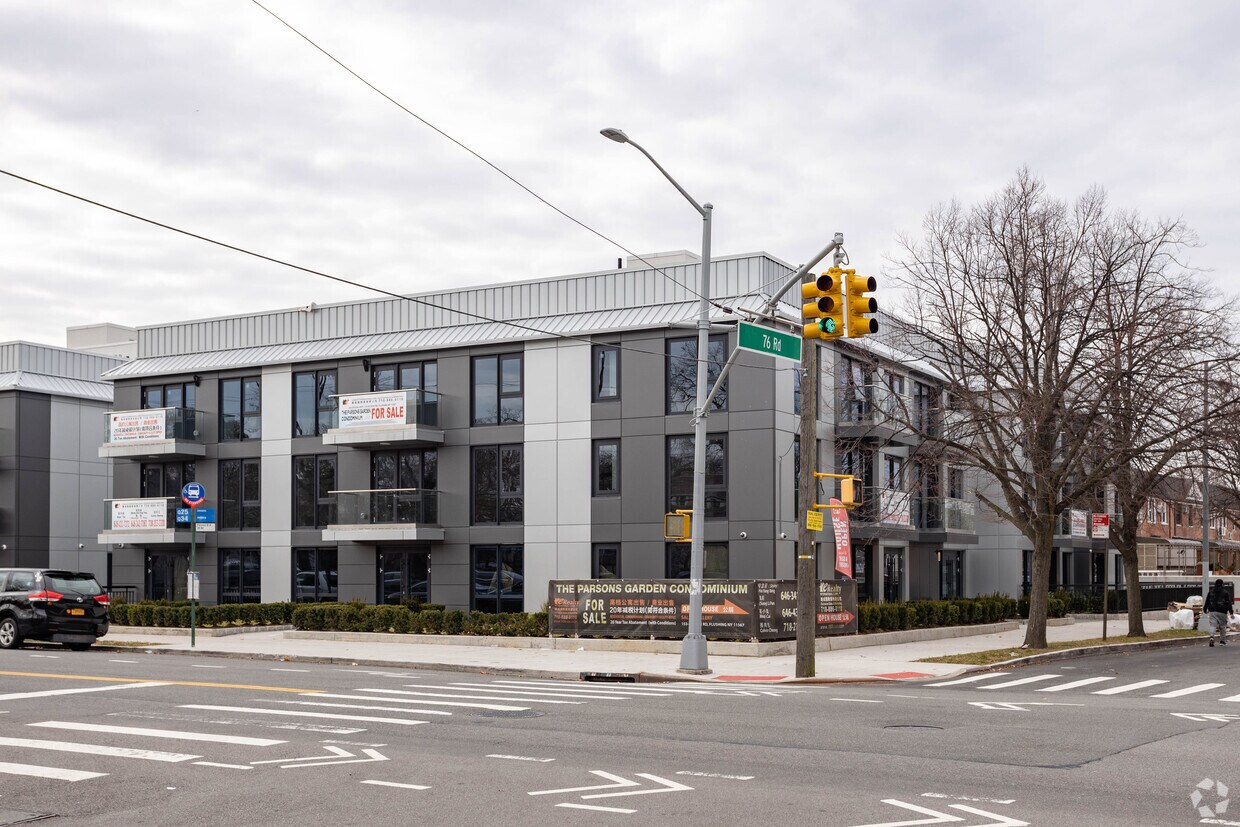 Parsons Gardens Condominiums Apartments in Flushing, NY