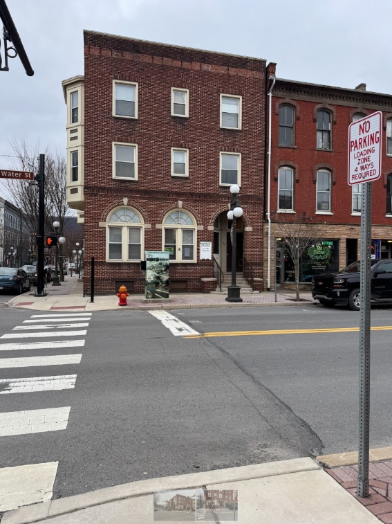 Building Photo - 146 E Water St