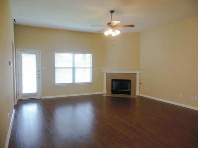 Foto del edificio - 1544 Amberwood Loop