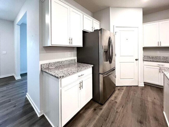 Building Photo - 473 Park Vista Dr