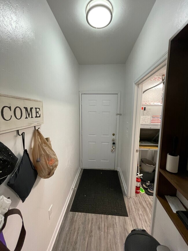 Entry - 111 NW 15th Ter