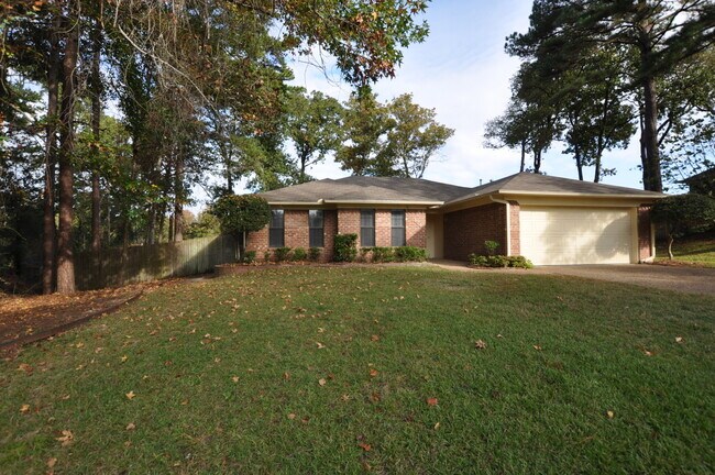 Foto del edificio - Coming Soon: Stunning 3 Bedroom, 2 Bathroo...