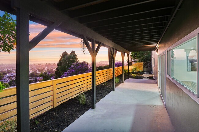 Building Photo - 4326 Avon Dr