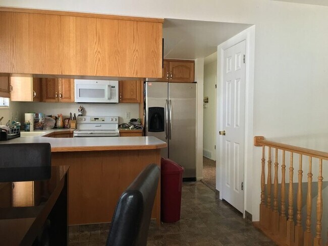 Building Photo - 1263 E Cedar View Dr