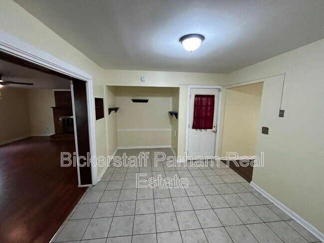 Building Photo - 951 Celia Dr
