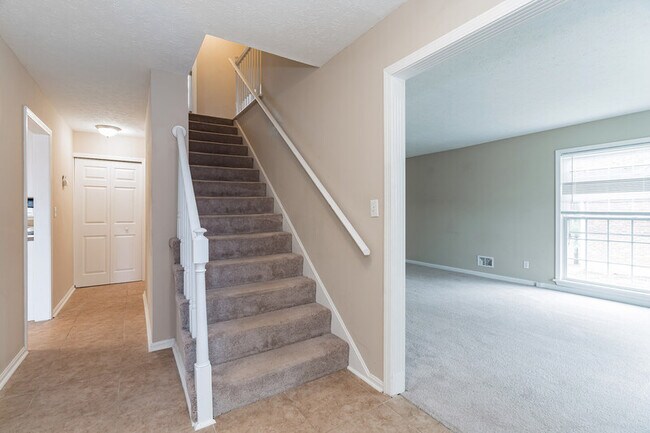 Building Photo - 4005 Ashridge Dr