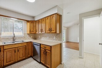 Building Photo - 5758 Greencraig Dr