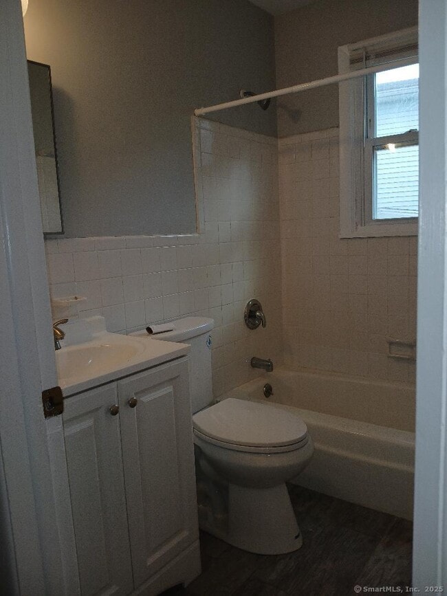 Building Photo - 52 Oak Ridge Dr
