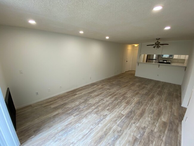 Building Photo - 3715 S Canfield Ave