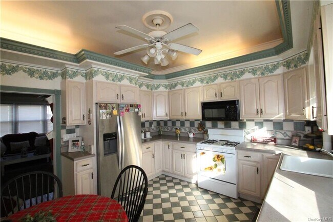 Building Photo - 25 Ramapo Ave