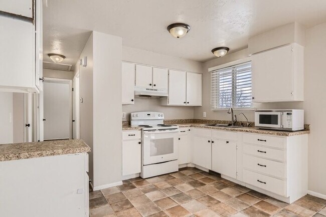 Building Photo - 3467 W 6925 S, West Jordan, UT, 84084