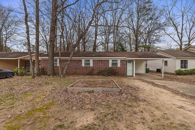 Building Photo - 511 Briar St
