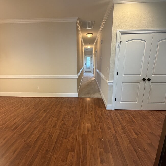 Foto del edificio - 3504 Ellsworth Dr