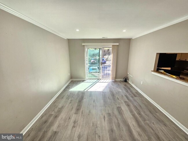 Building Photo - 609 Hudson Ave