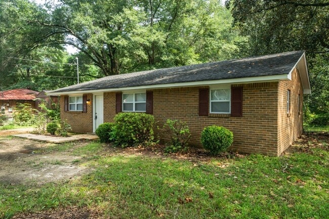 Building Photo - 114 Crenshaw Dr