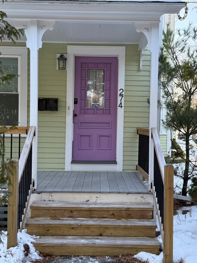 Entrada frontal del edificio - 274 Prospect St