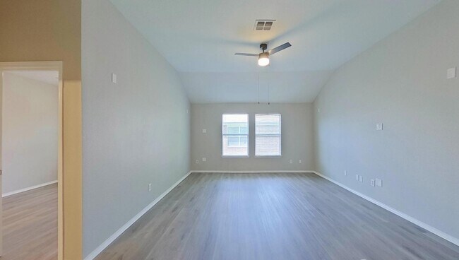 Foto del edificio - FOR RENT NOW