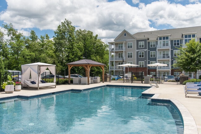 Foto del edificio - Commonwealth Apartments