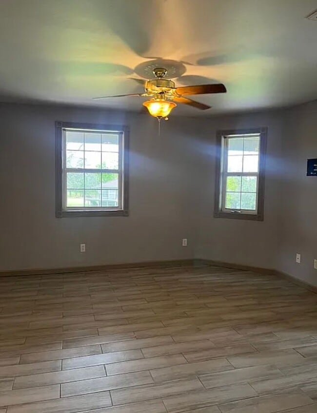 Foto del edificio - 877 Conifer Ln