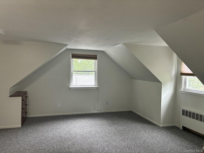 Foto del edificio - 238 Laurel Rd