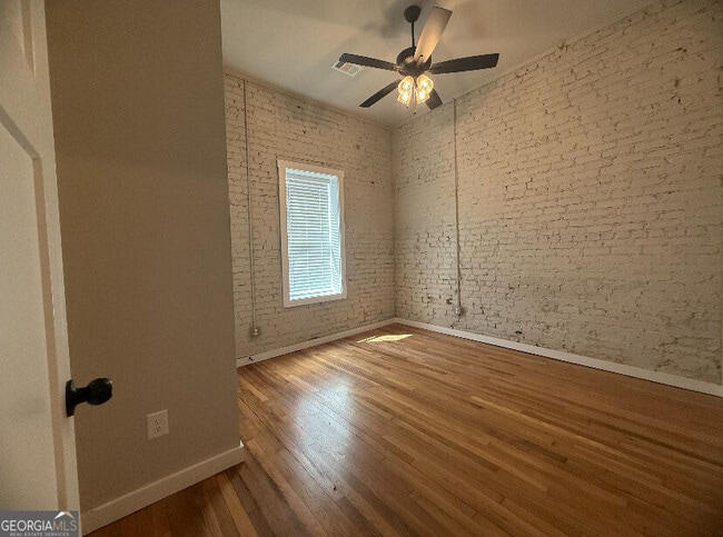 Building Photo - 86 S Forest Ave