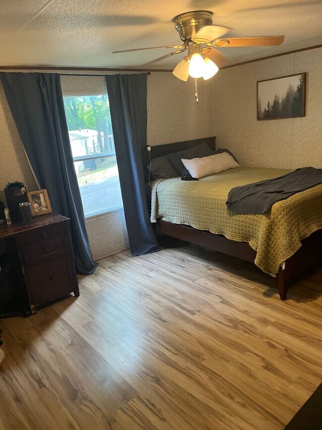 Foto del edificio - 1100 Stonegate Dr