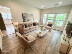 Building Photo - 86 N Catalina Ave