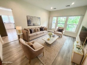 Building Photo - 86 N Catalina Ave