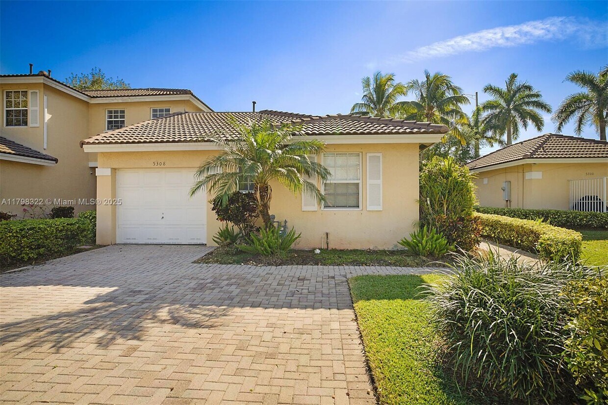 Foto principal - 5308 NW 89th Ave