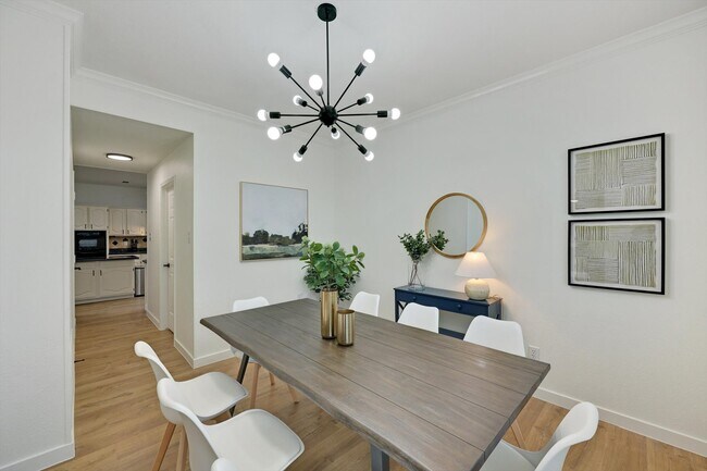 Foto del edificio - 7309 Springfield Dr