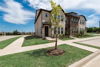 Building Photo - 2216 Adena Spgs Dr