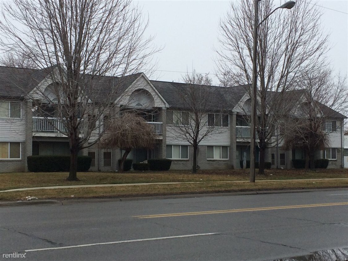 15331 E 10 Mile Rd Unit Apt 5, Eastpointe, MI 48021 Room for Rent in