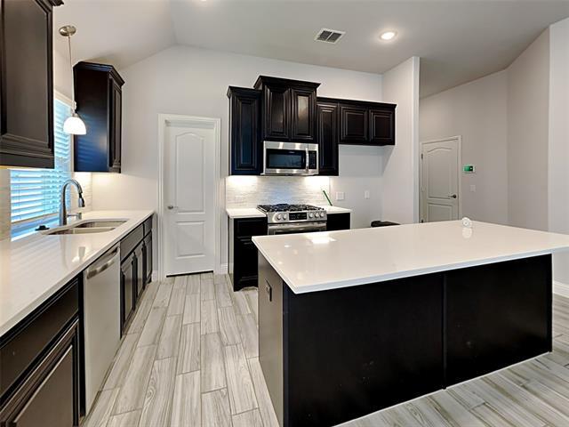 Foto del edificio - 3816 Noblewood Dr