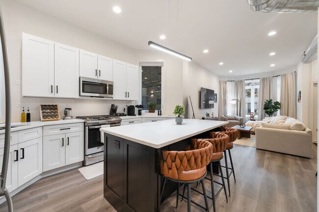 Foto del edificio - 1543 N Claremont Ave