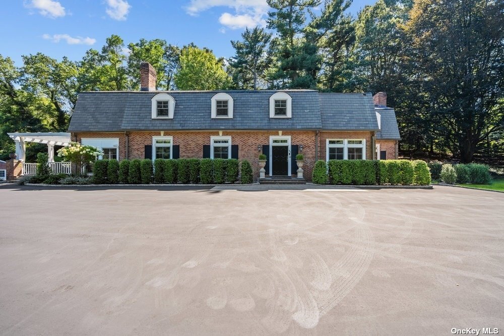 Primary Photo - 157 Linden Ln