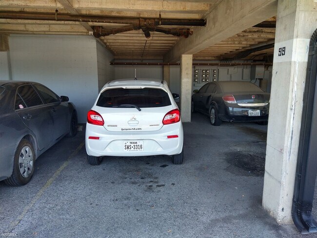 Foto del edificio - 2 br, 2 bath Condo - 8401 North New Braunf...