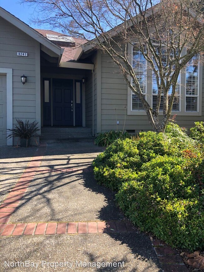 Foto del edificio - 3 br, 2 bath House - 8241 Holly Ct