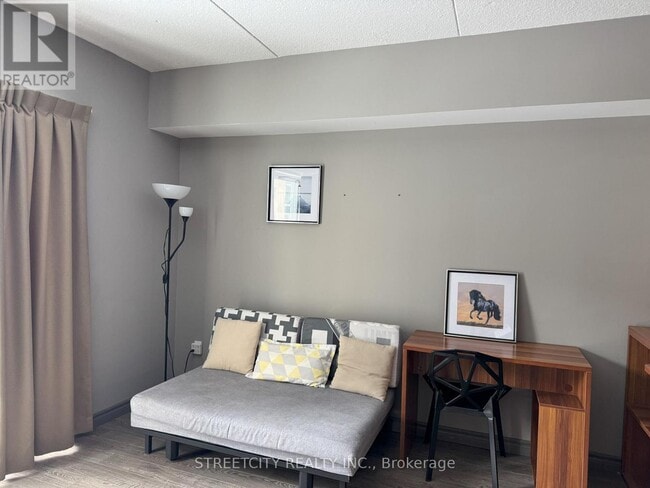 Photo du bâtiment - 321 Spruce St