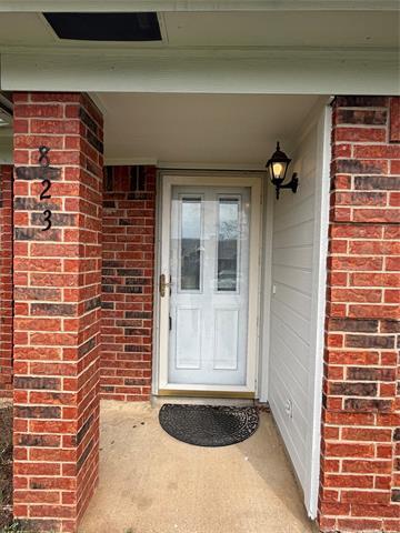 Foto del edificio - 823 Blue Oak Dr