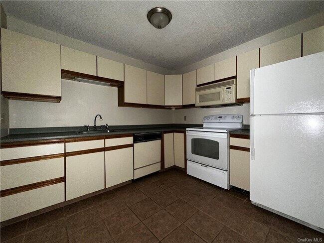 Building Photo - 3904 Wild Berry Ct